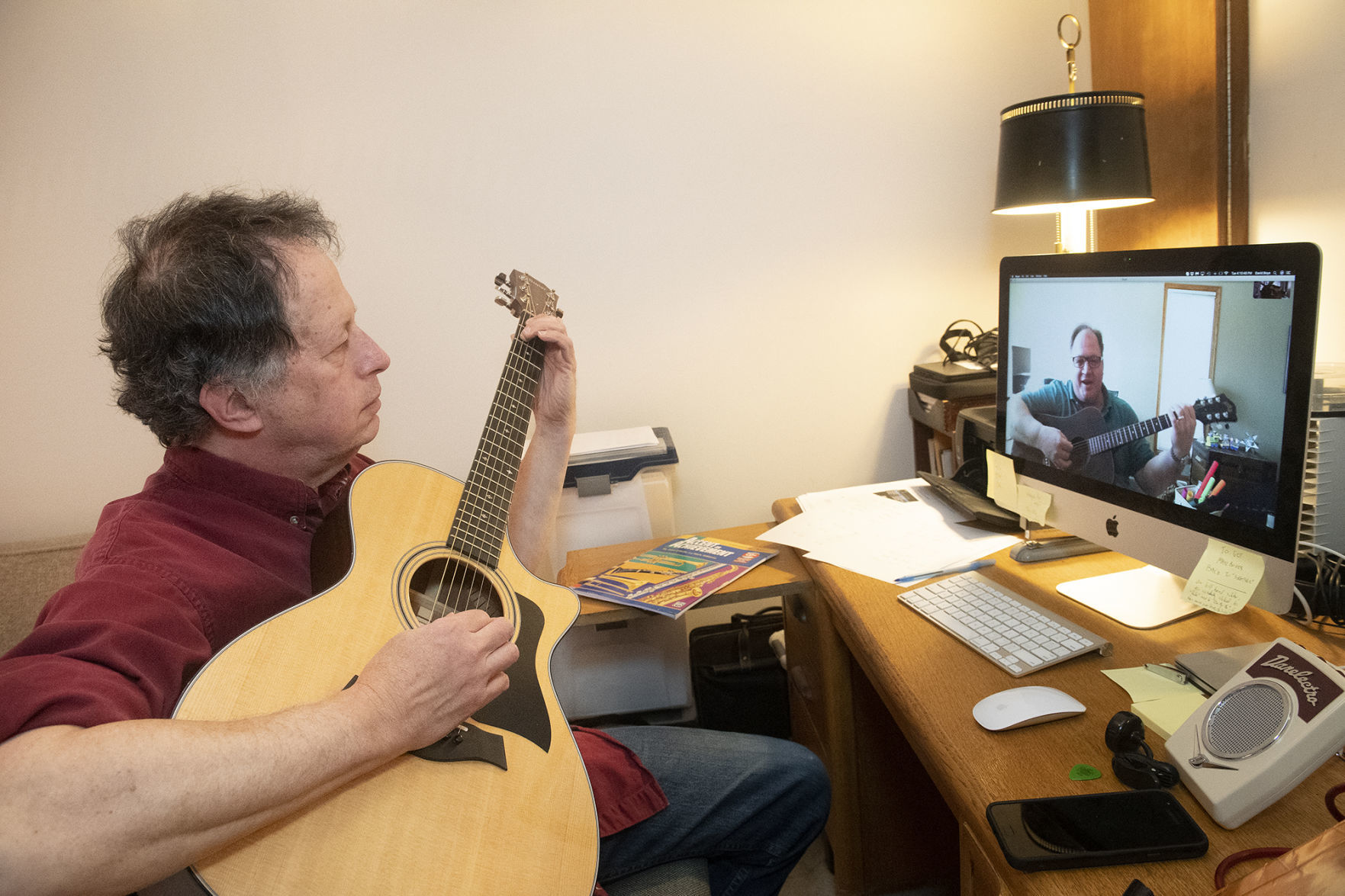 Video guitar lessons